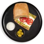 ساندویچ مرغ و پستو